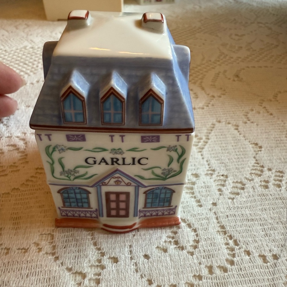 Ceramic Garlic Storage House Lenox spice village